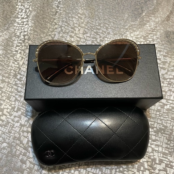Chanel Pearl and Gold Sunglasses - Picture 1 of 5
